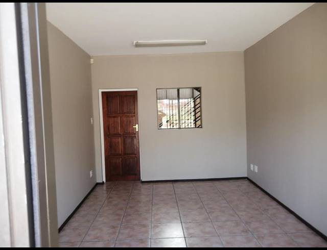 INDUSTRIAL PROPERTY TO RENT IN STORMILL